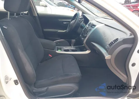 2015 Nissan Altima 2.5 Sv z USA, uszkodzony, nr VIN 1N4AL3AP7FC130007